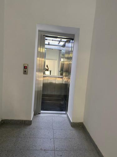 Apartament 1 Mai Bloc Nou-self Check-in