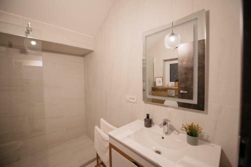 Nuez Apartments
