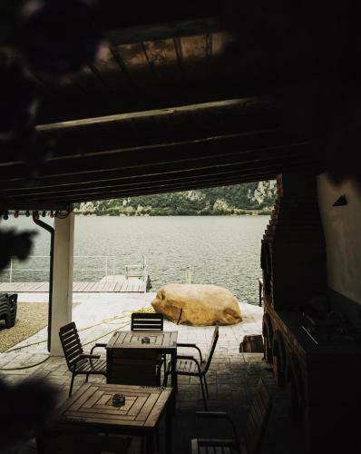 Hostal Vila La Faleza Dubova