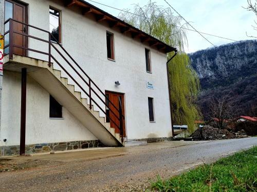 Hostal Escape
