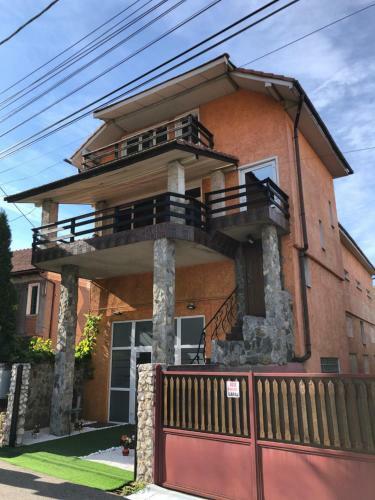Hostal Casa B&d Residence