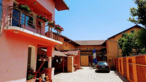 Hostal Casa Leucian