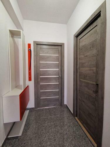 Orange Apartment-brilliant Apartments