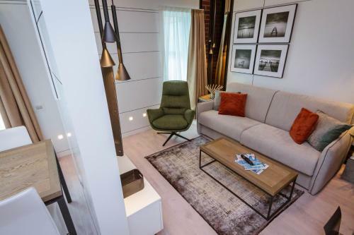 No 6 Apartments