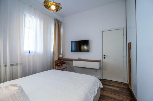 Lunaz Apartment
