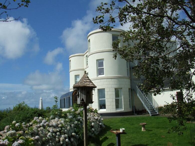 Hotel Tyr Graig Castle
