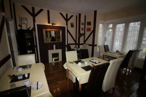 Hostal The West Bank Guest House