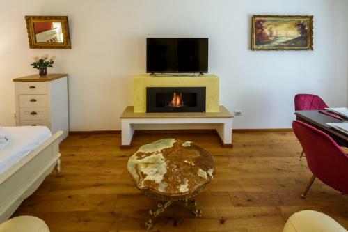 Ultracentral Luxury Apartment