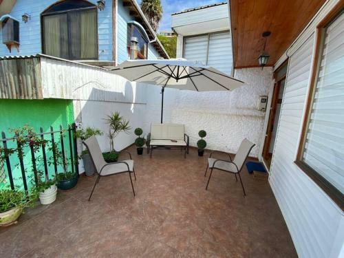 Agradable Casa En Vi�a Con Terraza Y Gran Quincho