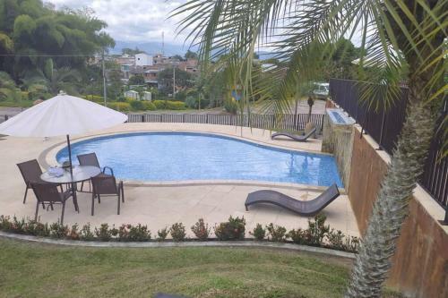 Apartamento Apto Wifi+ Aire AC +piscinas +jacuzzi +tobogan+bbq