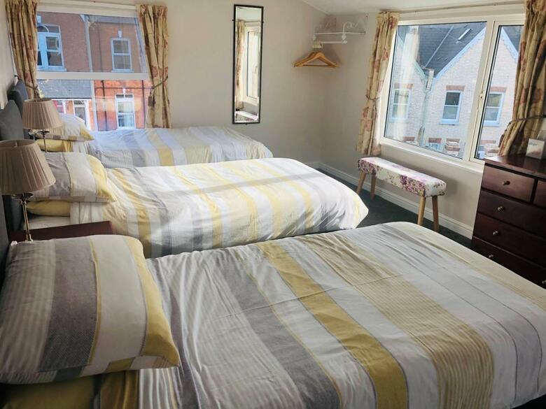 Hostal Varley House