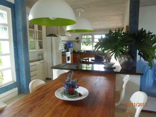Linda Casa R�stica No Para�so de Escarpas Do Lago