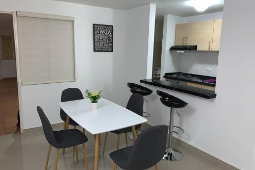 Hermoso Apartamento, Aire Acondicionado Y Wifi.