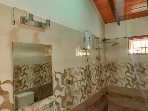 Hotel White House Ratnapura