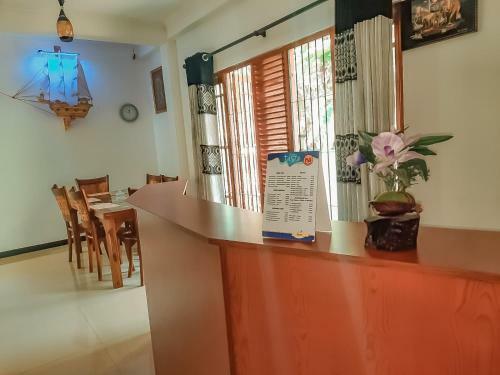 Hotel White House Ratnapura