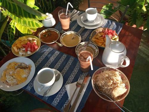 Hostal Redwood Homestay