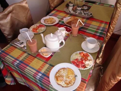 Hostal Redwood Homestay