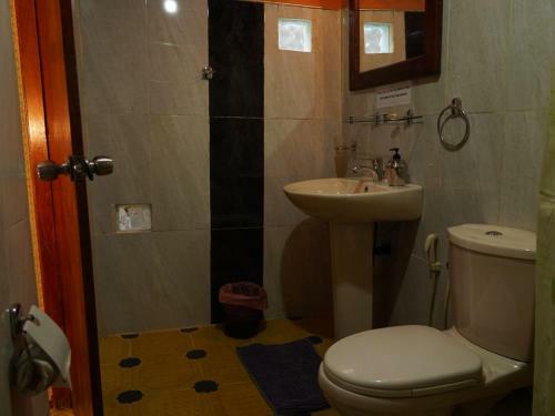 Hostal Redwood Homestay