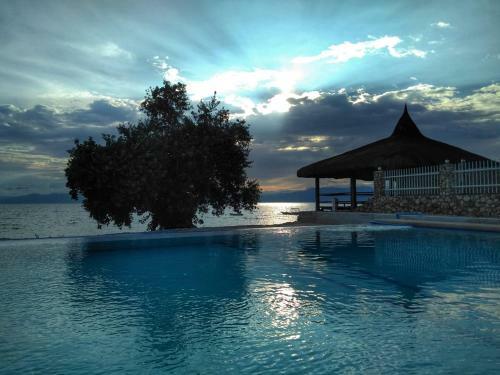 Hotel Cebu Seaview Dive Resort