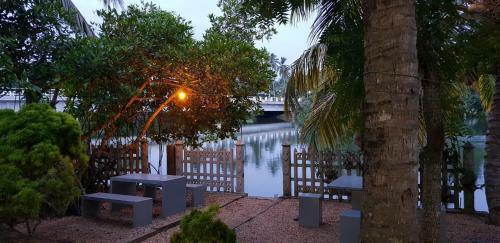 Hostal Freedom Surf Villa