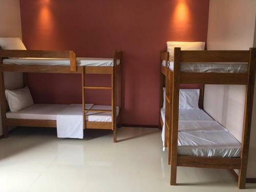 Hostal Squares Beachside Apartments
