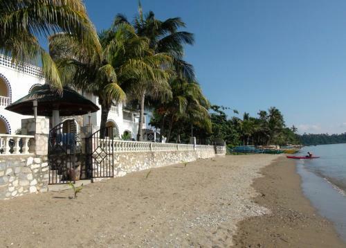 Hostal Squares Beachside Apartments
