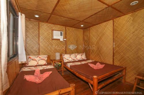 Hotel Pito's Sutokil & Bamboo Rock Resort