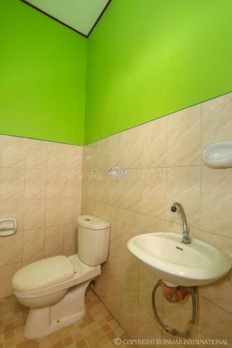 Hotel Pito's Sutokil & Bamboo Rock Resort
