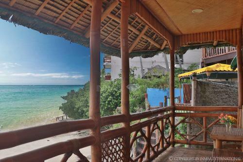 Hotel Pito's Sutokil & Bamboo Rock Resort