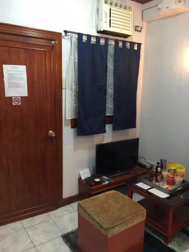 Bed & Breakfast Las Pinas Serviced Apartment