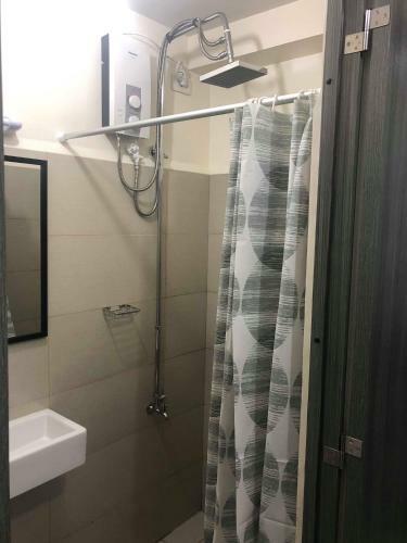 Aparthotel Affordable Condo Unit In Metro Manila With Balcony