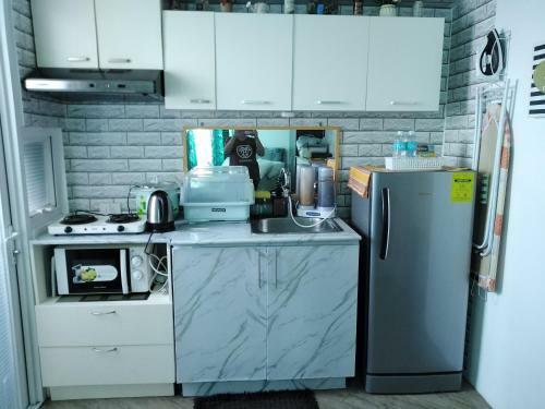 Clean And Affordable Studio Apartment Near Airport