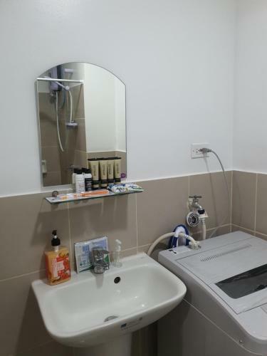 Cozy Place At Smdc South Residences Condominuim