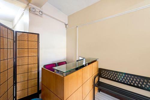Hotel Vaccinated Staff - Oyo 490 V-cat Apartelle