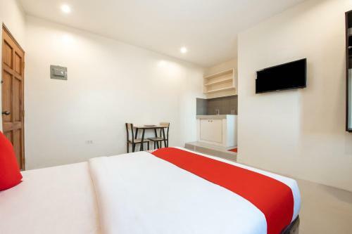 Hotel Vaccinated Staff - Oyo 490 V-cat Apartelle