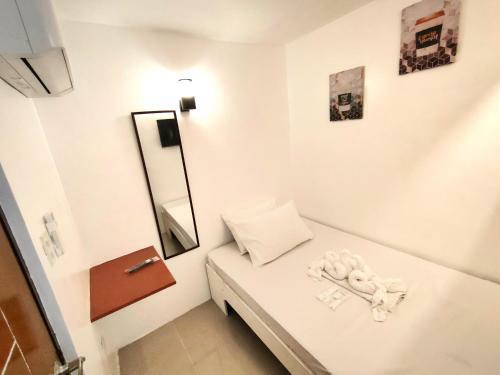 Hostal E Relaxed Haven Transient House