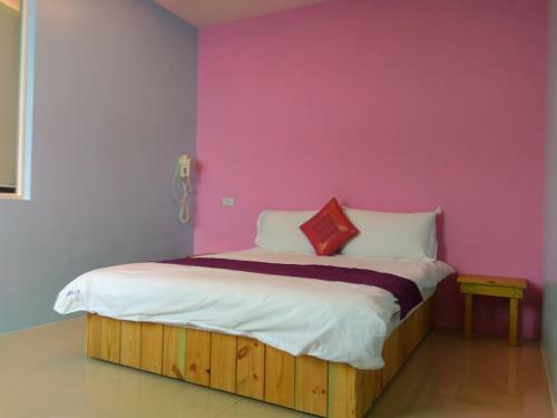 Blue% Hotel
