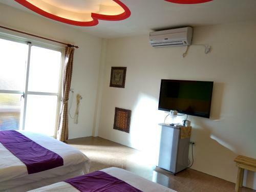 Blue% Hotel