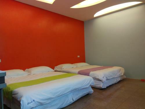 Blue% Hotel