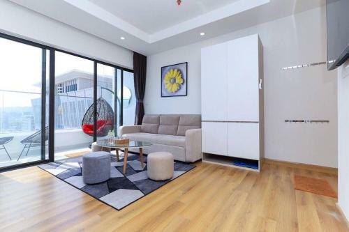 2 Bedrooms Apart. With Sea View In Center