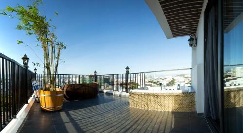 H?ng Th�nh Luxury Hotel & Apartments
