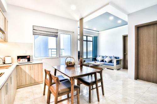 Sandy Gold - Oceanus Apartments