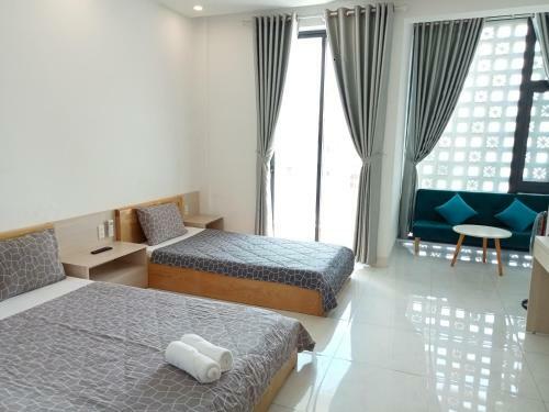 Lee Apartment