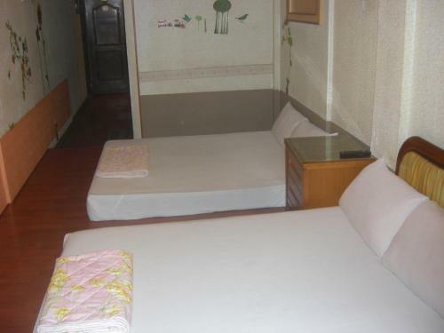 Hostal Uni Hotel