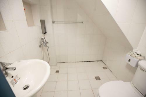 Hostal You I98 Guesthouse