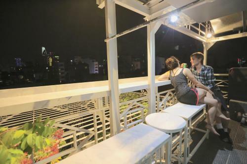 Full House Hostel