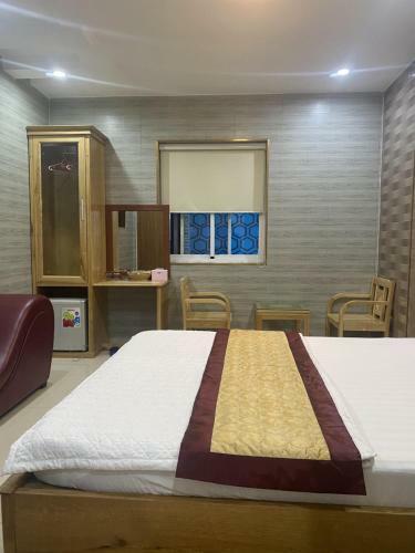 Ho�ng Qu�n Hotel