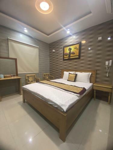 Ho�ng Qu�n Hotel