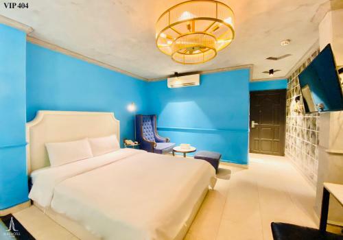 A In Hotel Del Luna