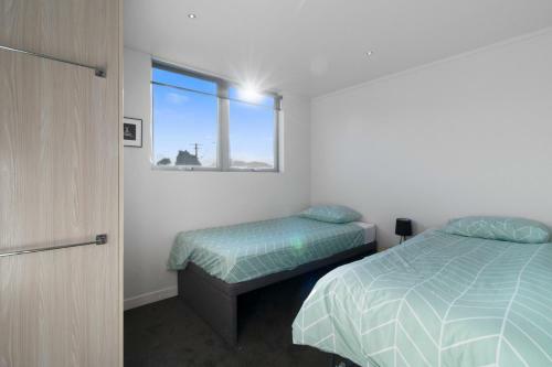 Sunset Seeker - Bowentown Holiday Home